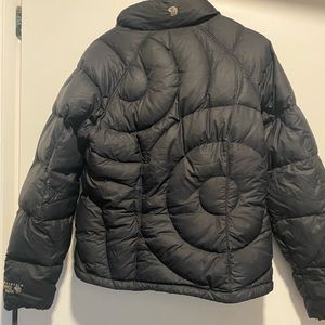 Mountain Hardware womens puffy jacket